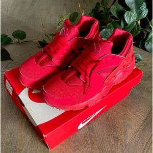Nike Huarache Run Shoes (6.5 Y)